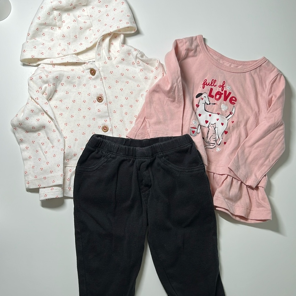 NWOT Carters set of 3: hooded cardigan, long sleeve and pant set size 6M